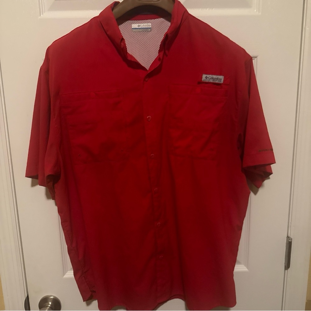 Columbia Men's Vibrant Red Casual Button Down Shirt